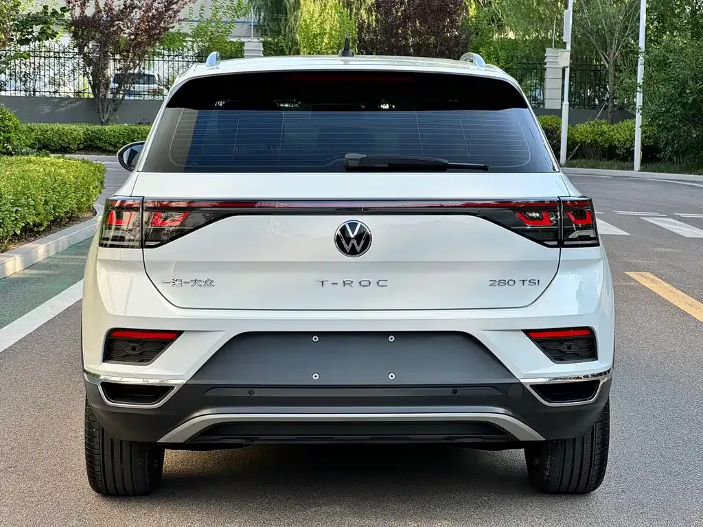 Volkswagen T-Roc — фото 8