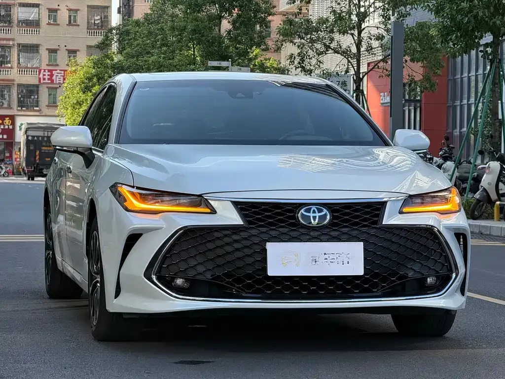 Toyota Avalon — фото 9