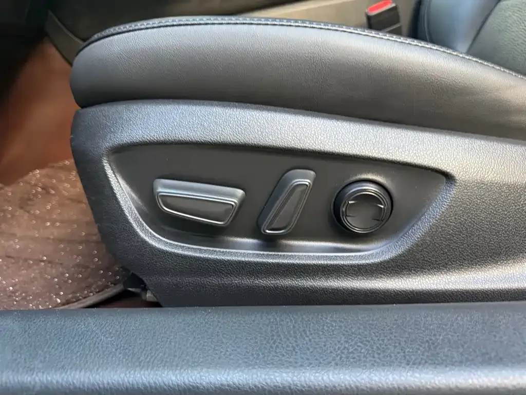 Toyota Avalon — фото 10