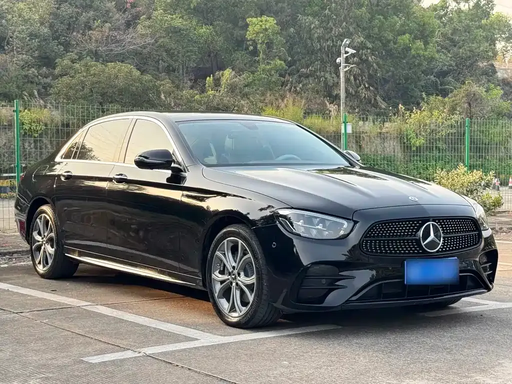Mercedes-Benz E-Class — фото 10