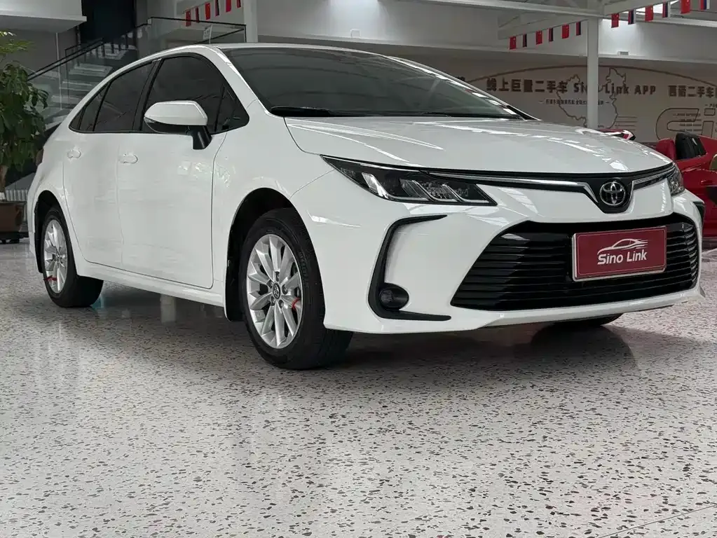 Toyota Corolla — фото 8