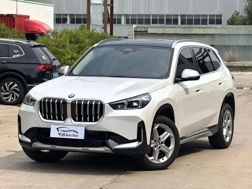 BMW X1 — фото 1