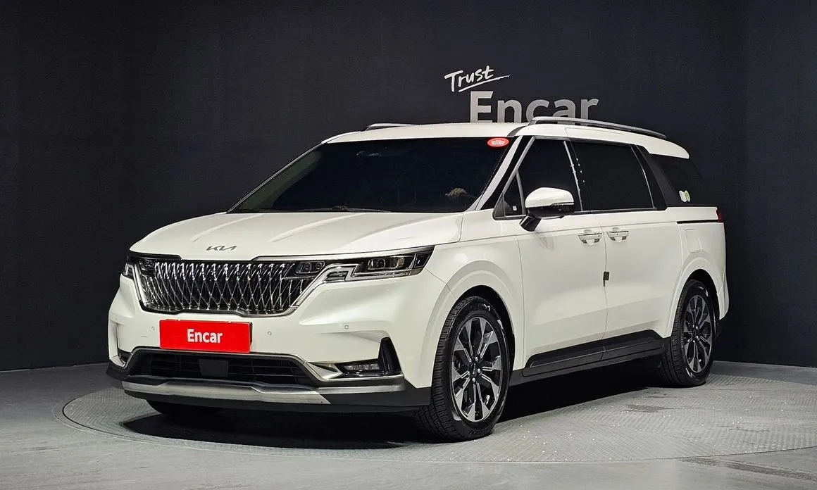 Kia Carnival — фото 1