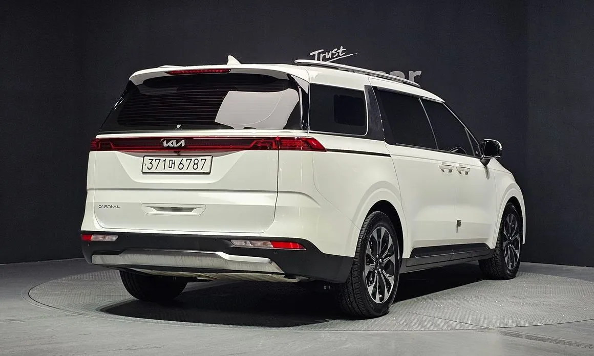 Kia Carnival — фото 3