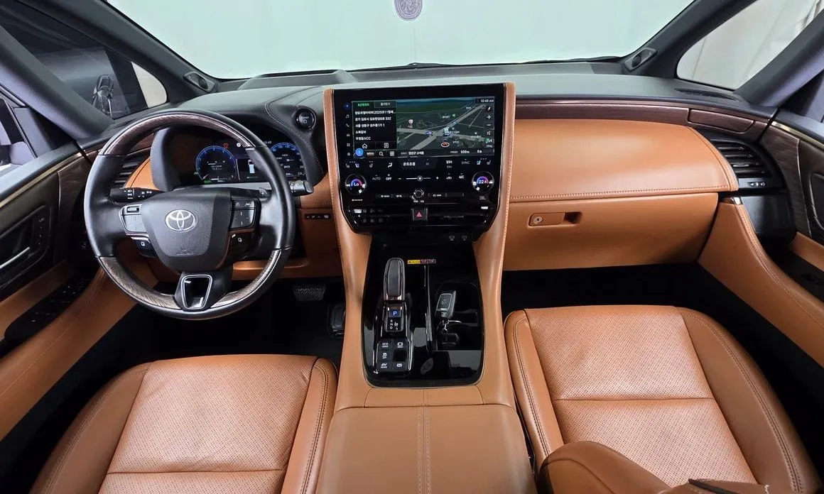 Toyota Alphard — фото 10