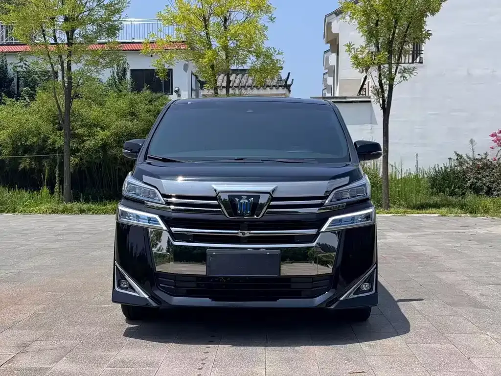 Toyota Vellfire — фото 4