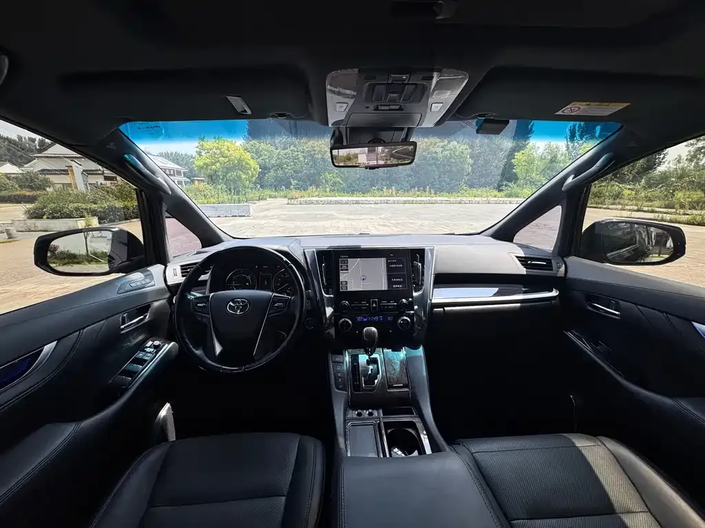 Toyota Vellfire — фото 9
