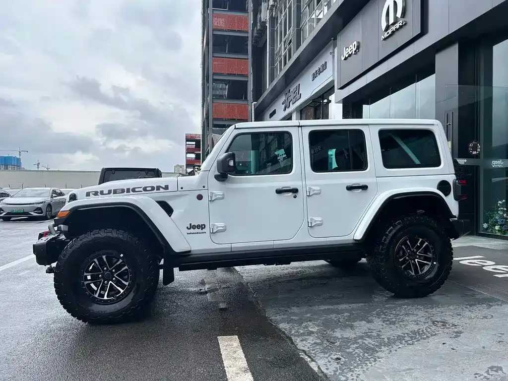 Jeep Wrangler — фото 8