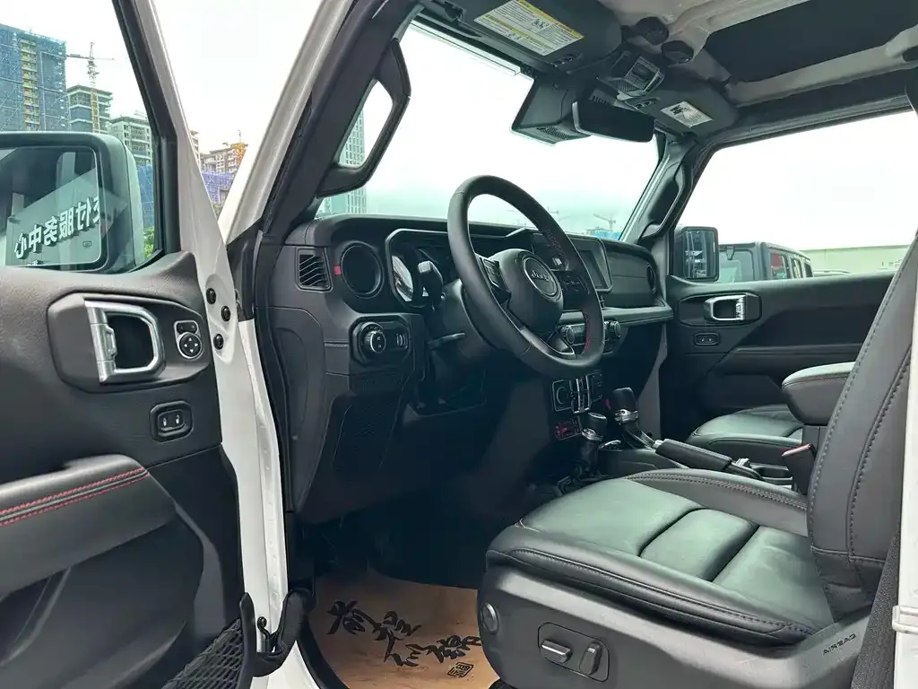 Jeep Wrangler — фото 6