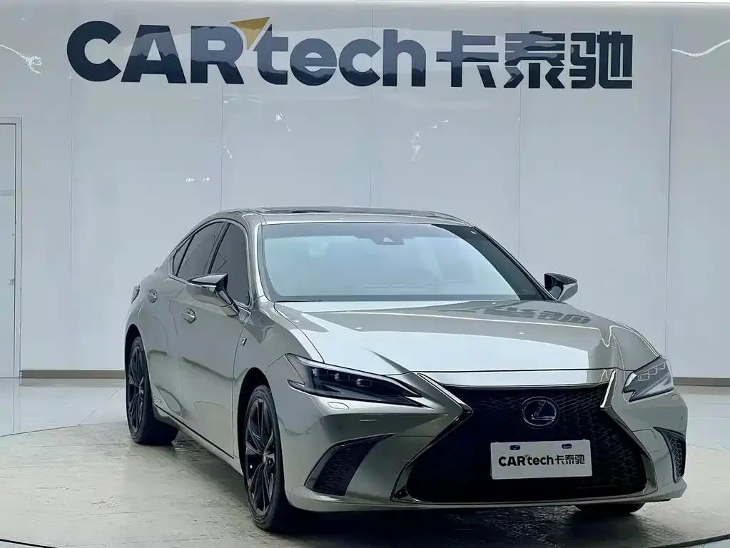 Lexus ES — фото 1
