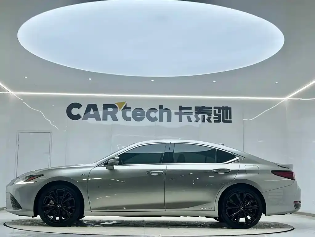 Lexus ES — фото 10