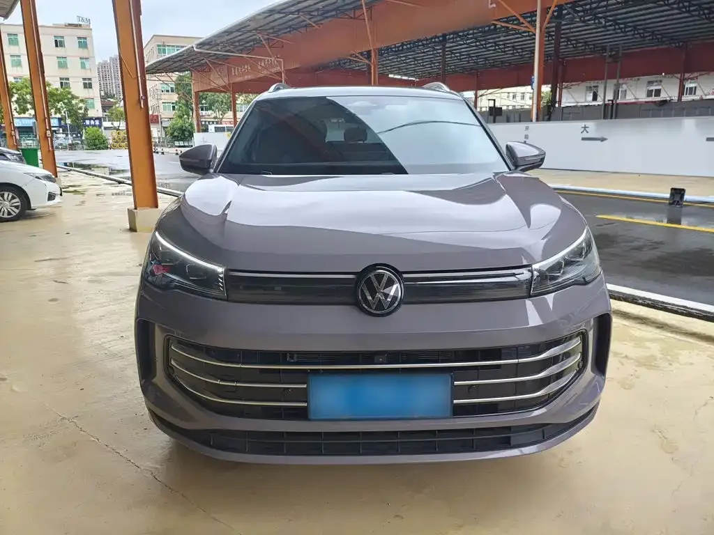Volkswagen Tiguan L — фото 8