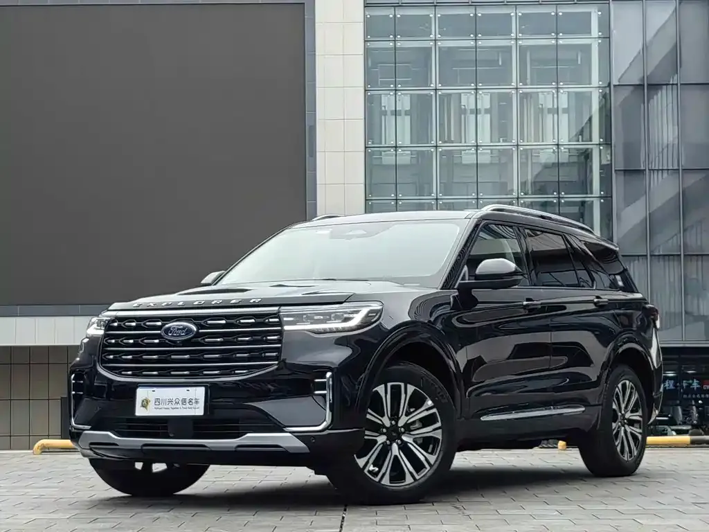 Ford Explorer — фото 1