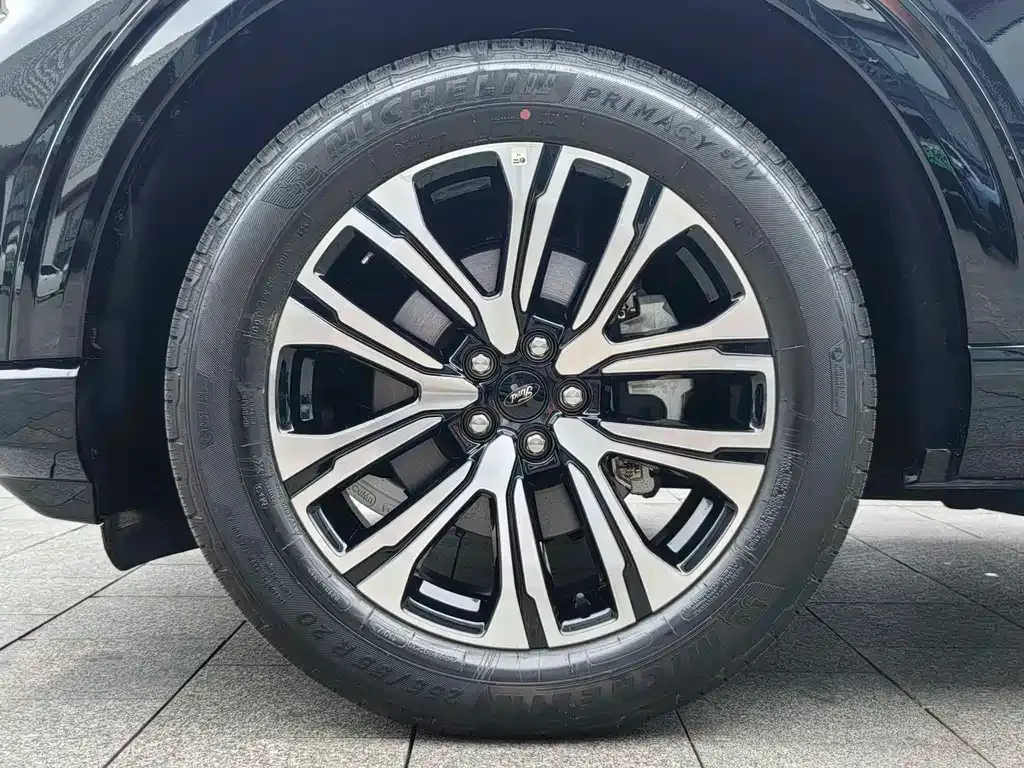Ford Explorer — фото 10