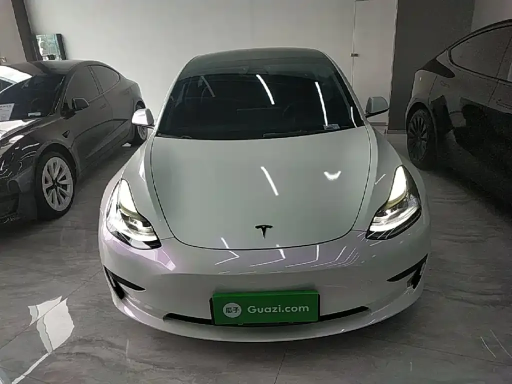 Tesla Model 3 — фото 4
