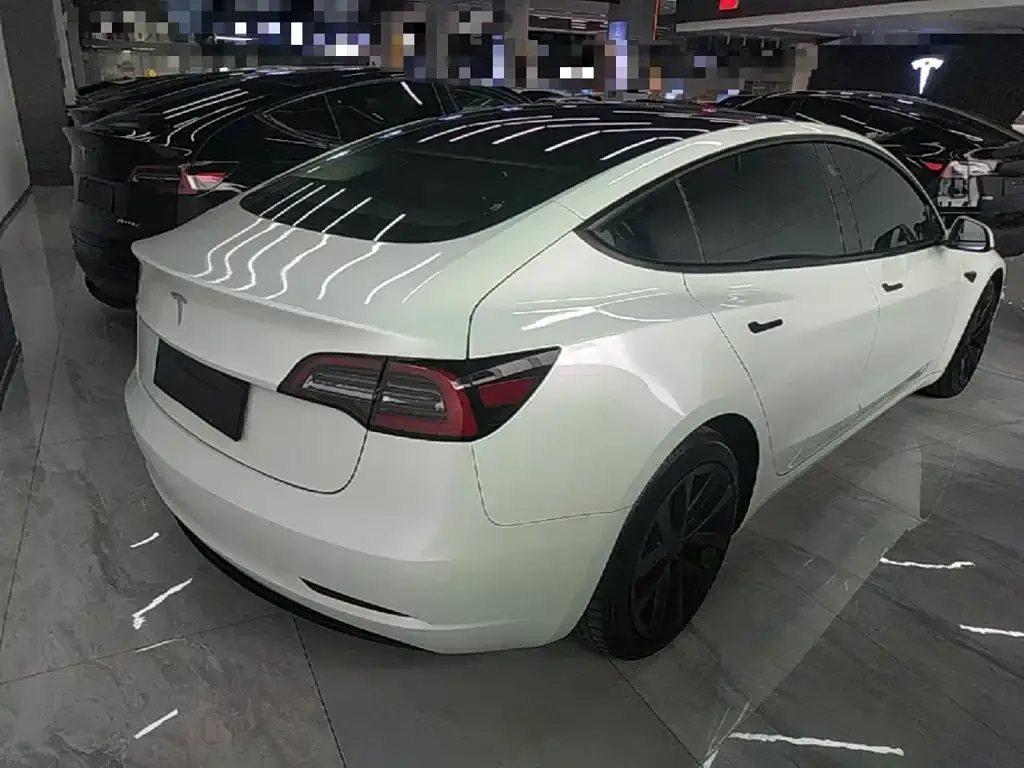 Tesla Model 3 — фото 5
