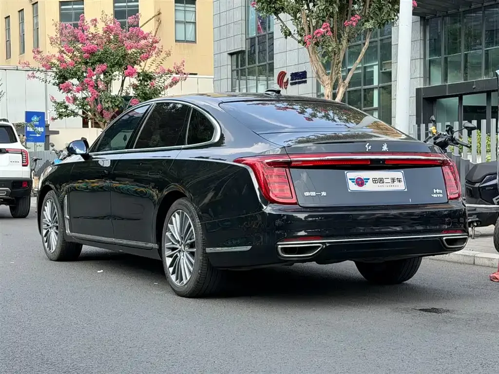 Hongqi H9 — фото 10