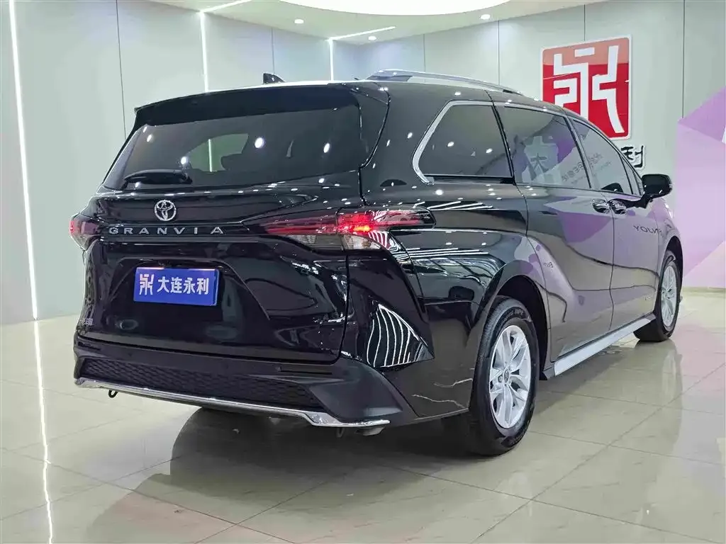 Toyota Granvia 2024 из CN, фото 10