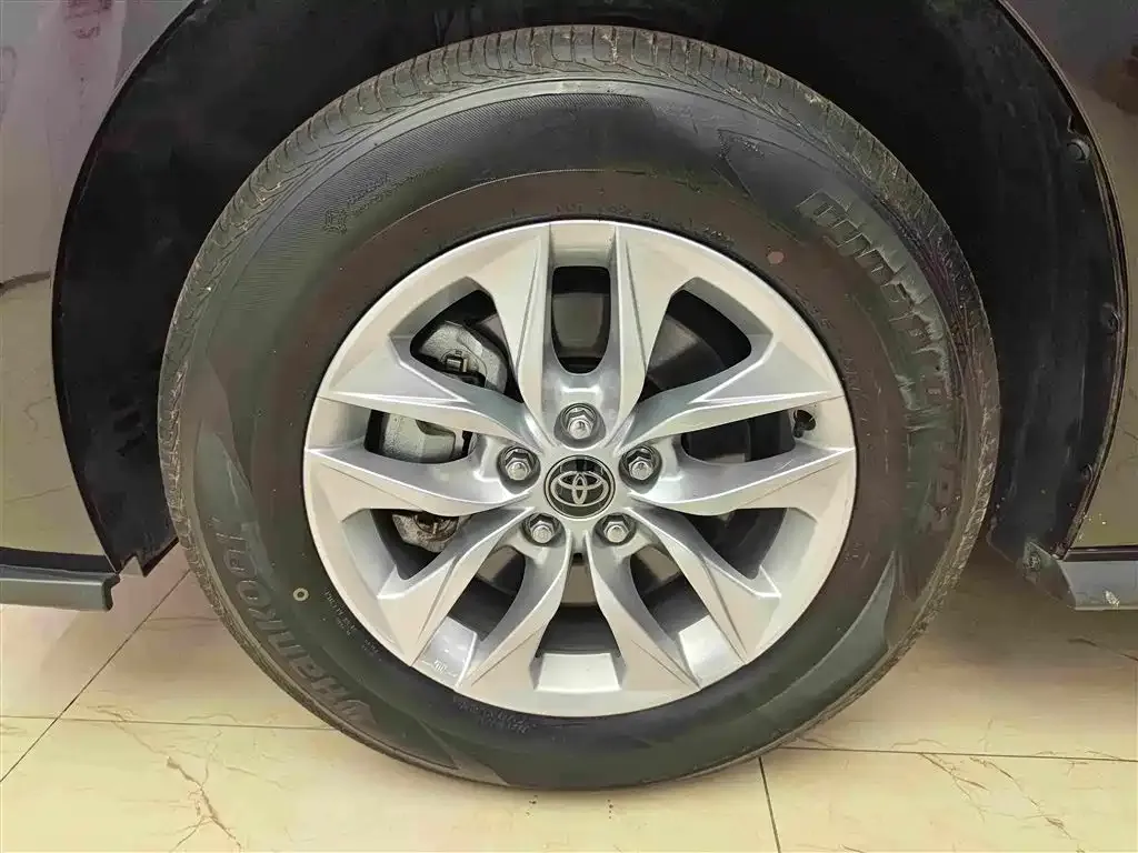 Toyota Granvia 2024 из CN, фото 2