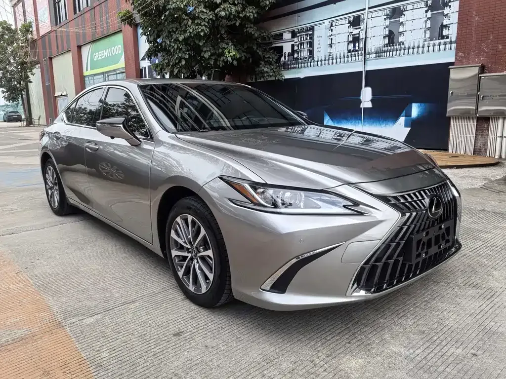 Lexus ES — фото 6