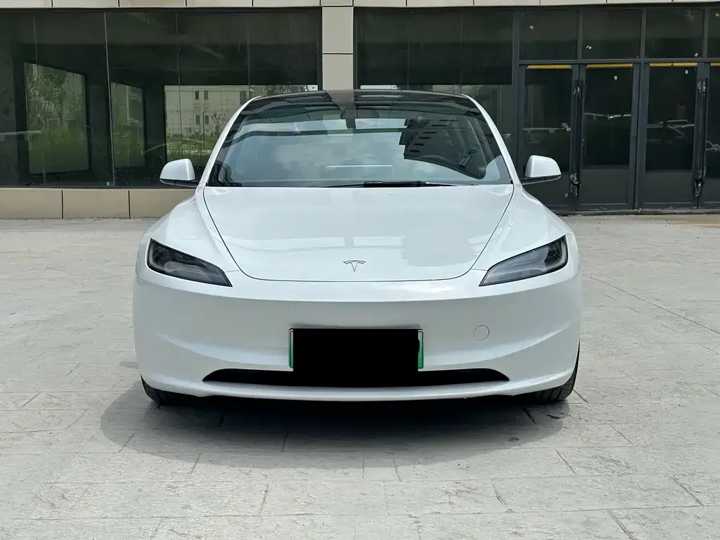 Tesla Model 3 — фото 4