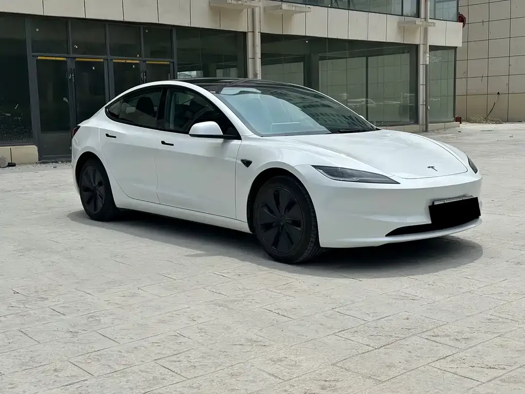 Tesla Model 3 — фото 8