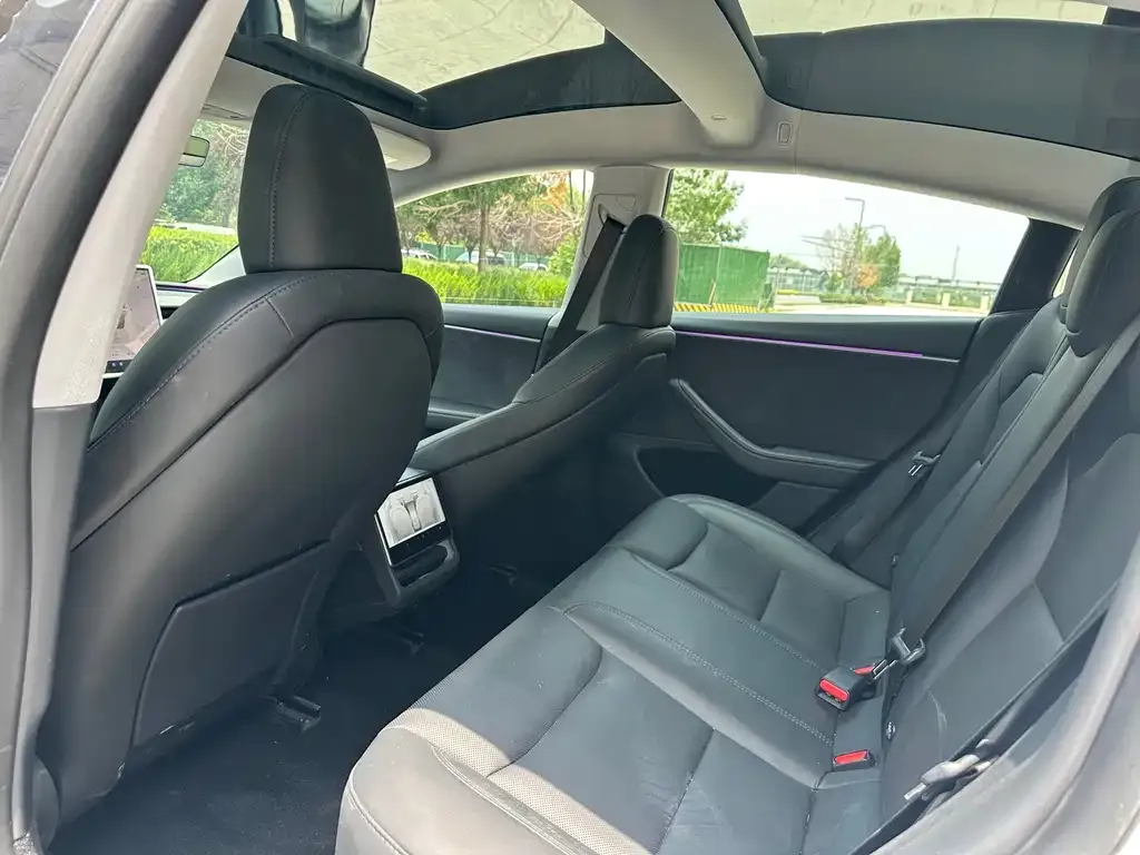 Tesla Model 3 — фото 2