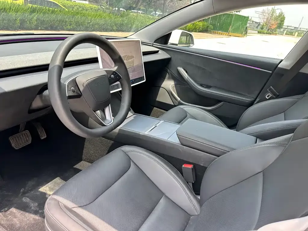 Tesla Model 3 — фото 3