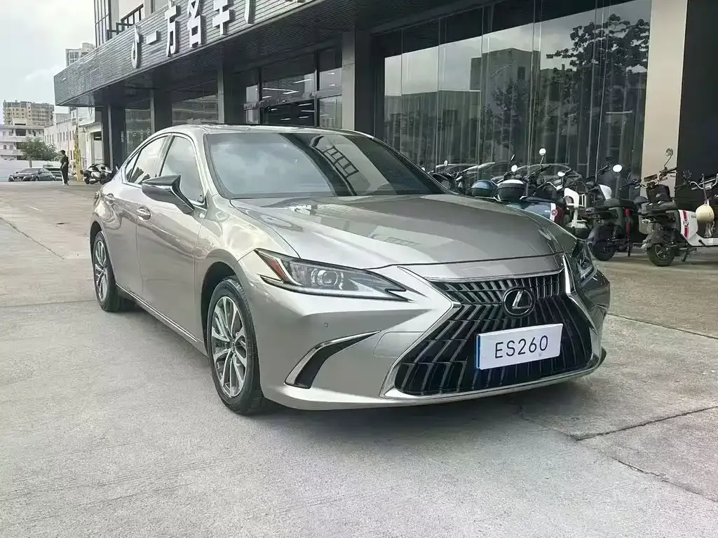 Lexus ES — фото 8