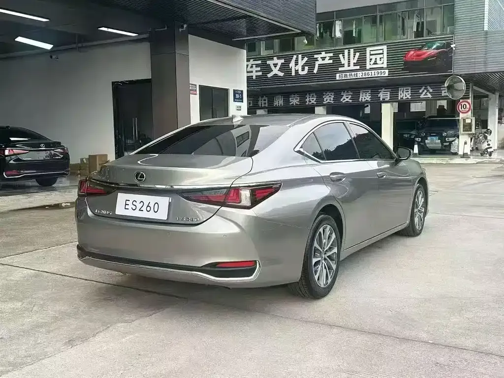 Lexus ES — фото 4