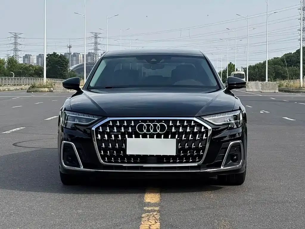 Audi A8 — фото 3