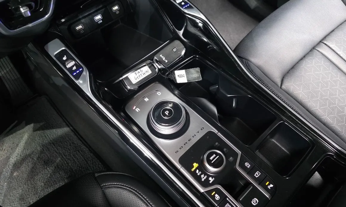 Kia Sorento — фото 6