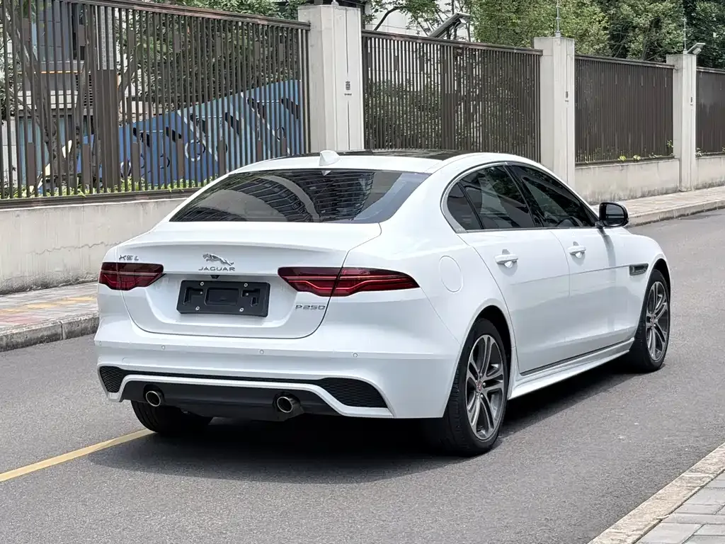 Jaguar XEL — фото 10