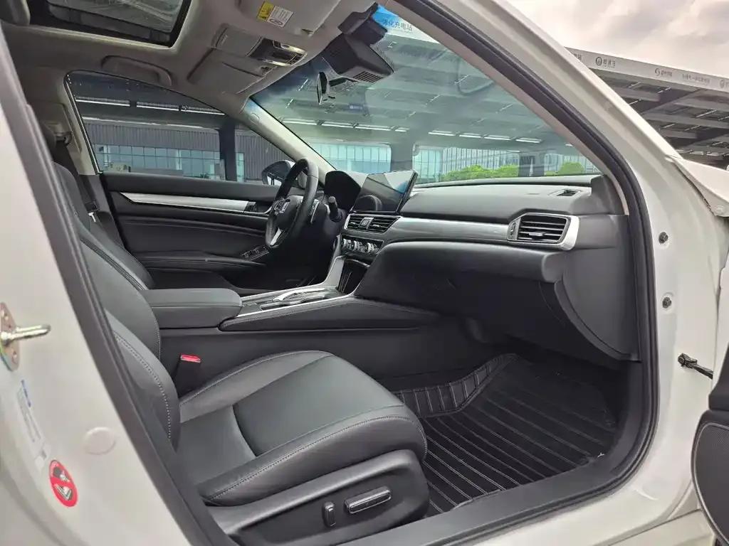Honda Accord — фото 6