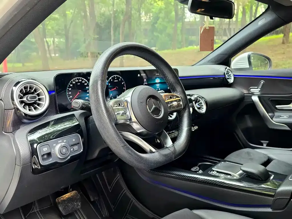 Mercedes-Benz A-Class — фото 10