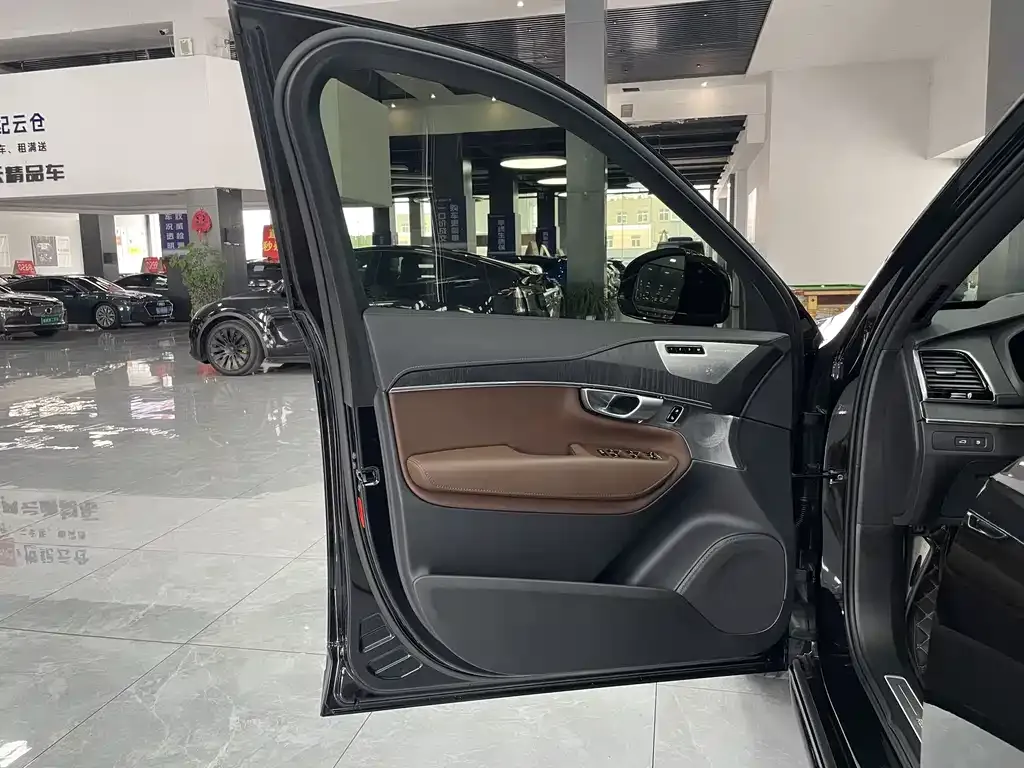 Volvo XC90 PHEV 2023 из CN, фото 6