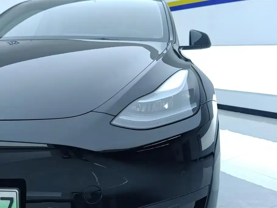 Tesla Model Y — фото 5