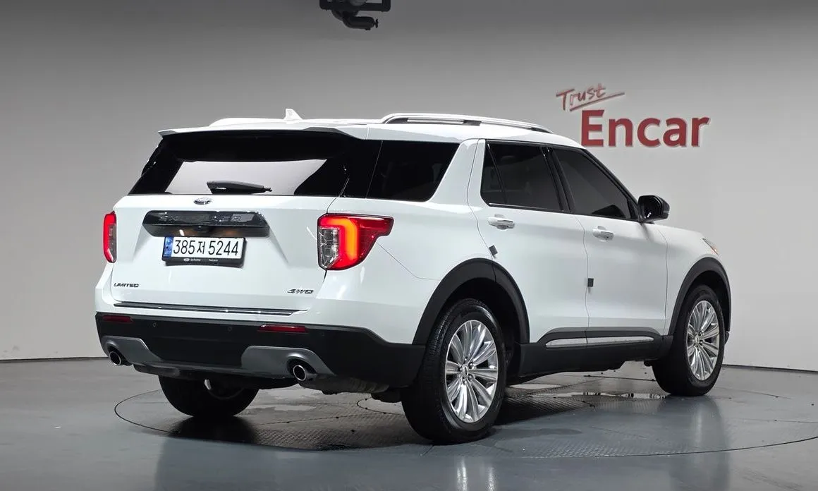 Ford Explorer — фото 10