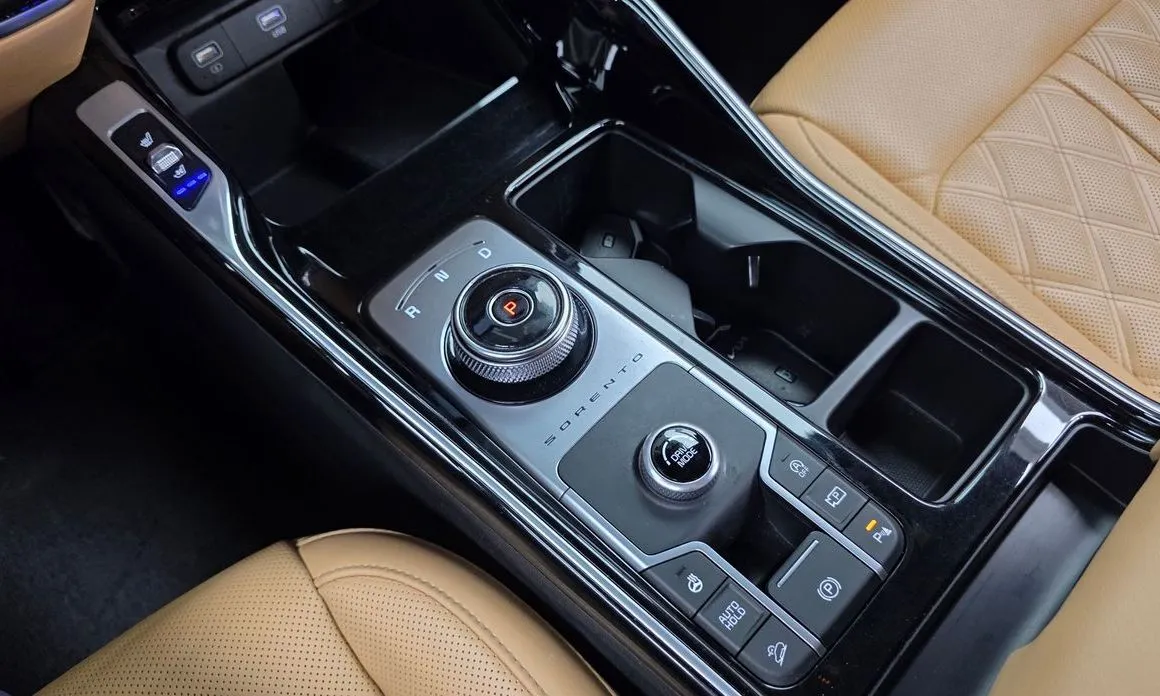 Kia Sorento — фото 10