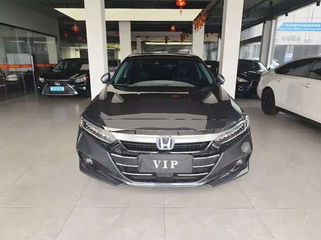 Honda Accord — фото 1