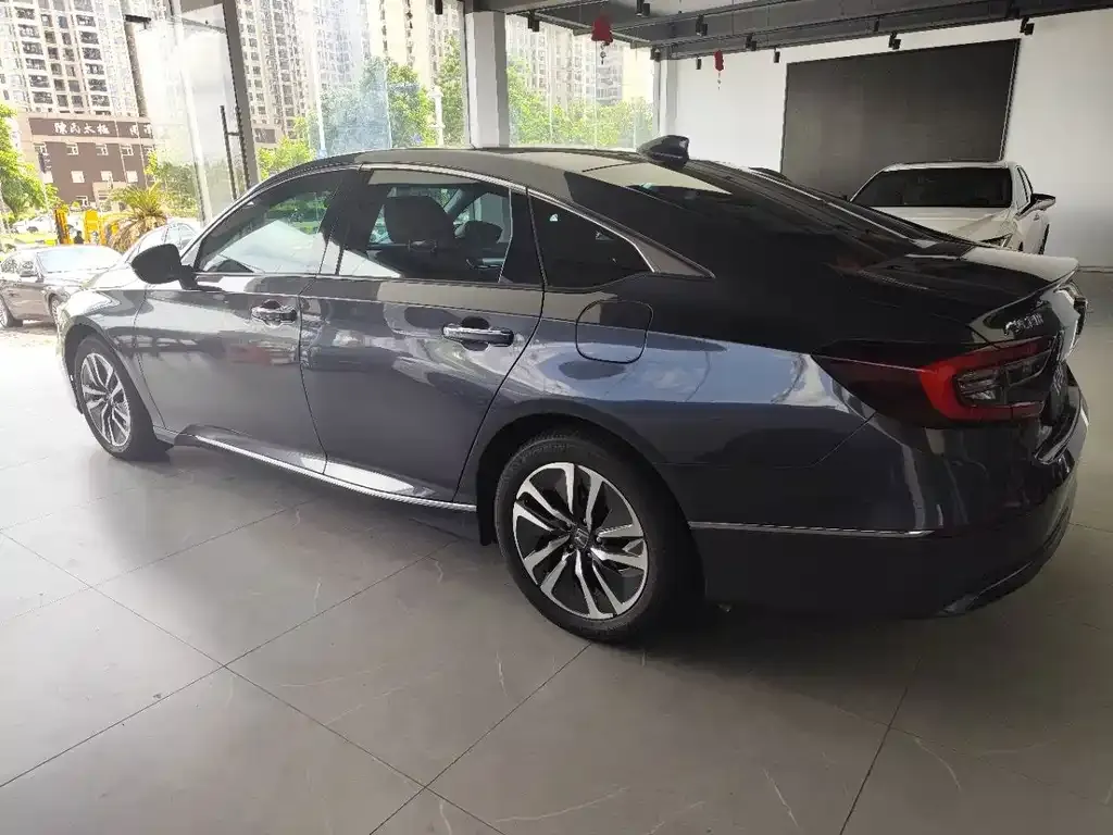 Honda Accord — фото 7