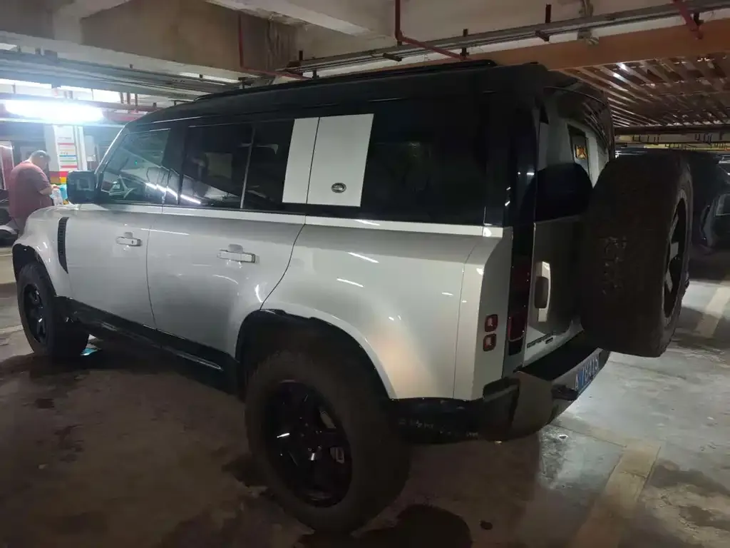 Land Rover Defender — фото 7