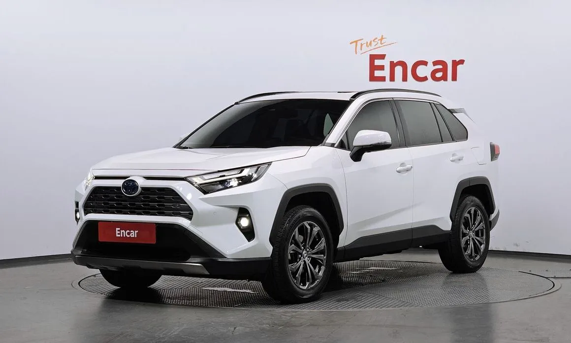 Toyota RAV4 — фото 1