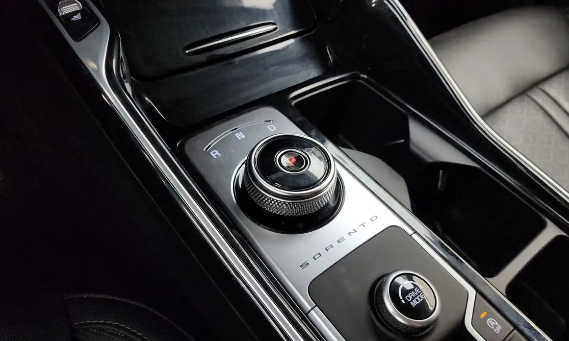 Kia Sorento — фото 4