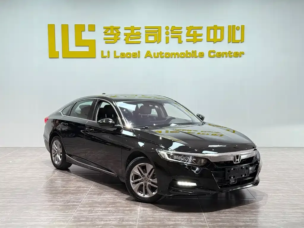 Honda Accord — фото 9