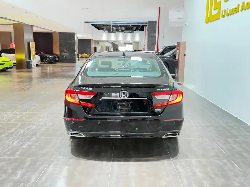 Honda Accord — фото 6