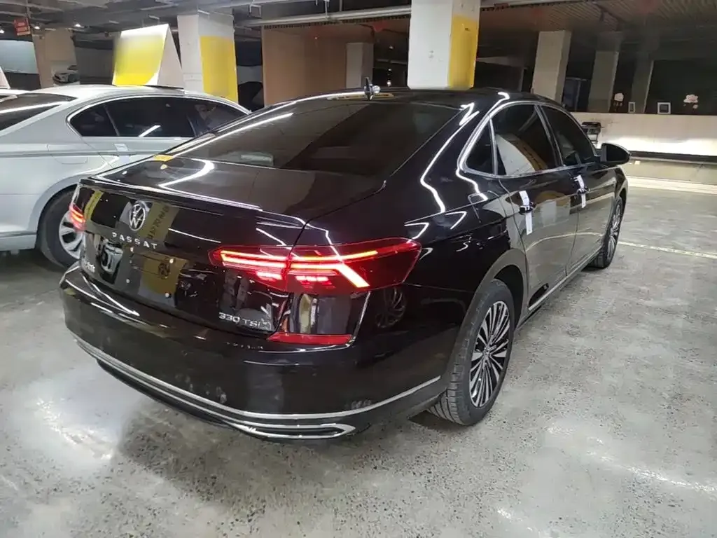 Volkswagen Passat — фото 9