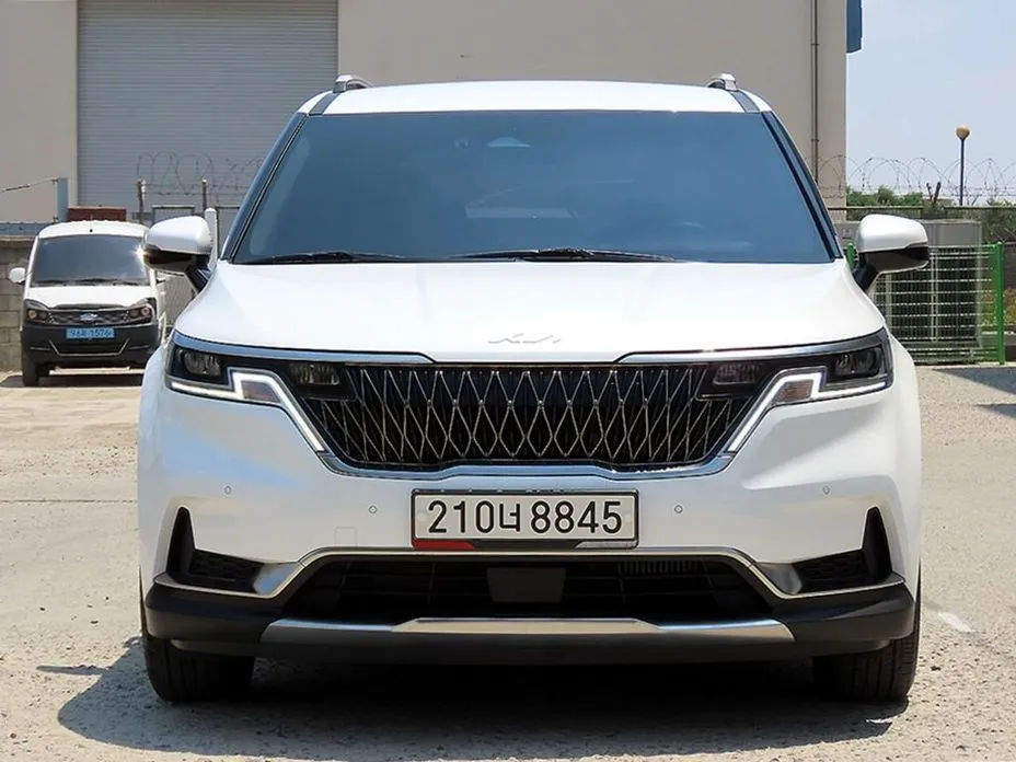 Kia Carnival — фото 1