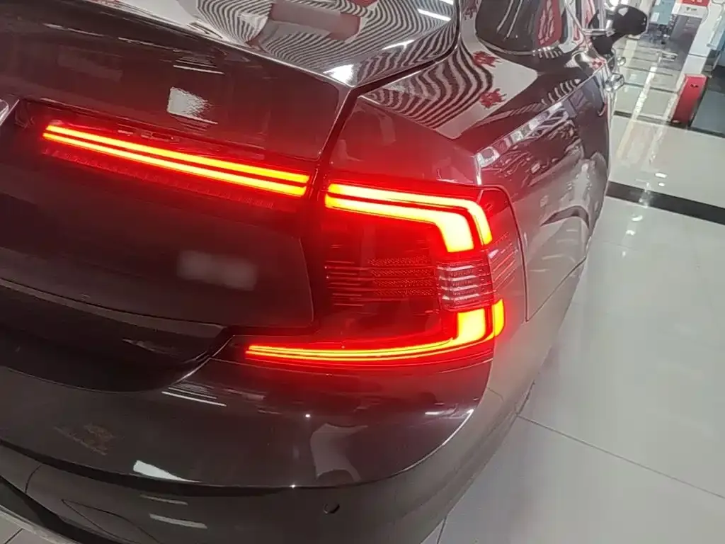 Volvo S90 — фото 10