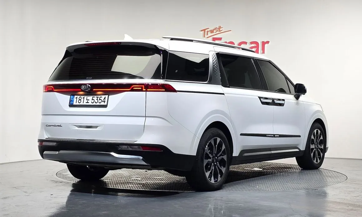 Kia Carnival — фото 10